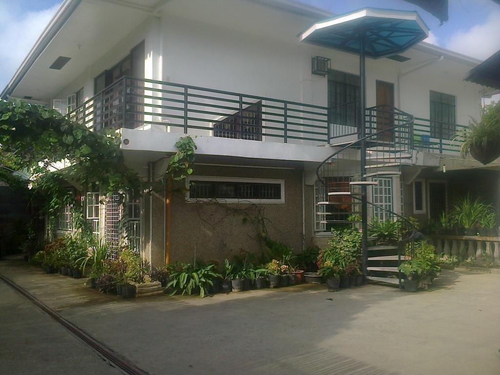Charm Guest House Puerto Princesa Exteriör bild