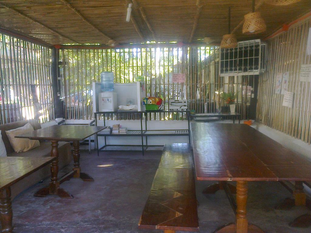 Charm Guest House Puerto Princesa Exteriör bild