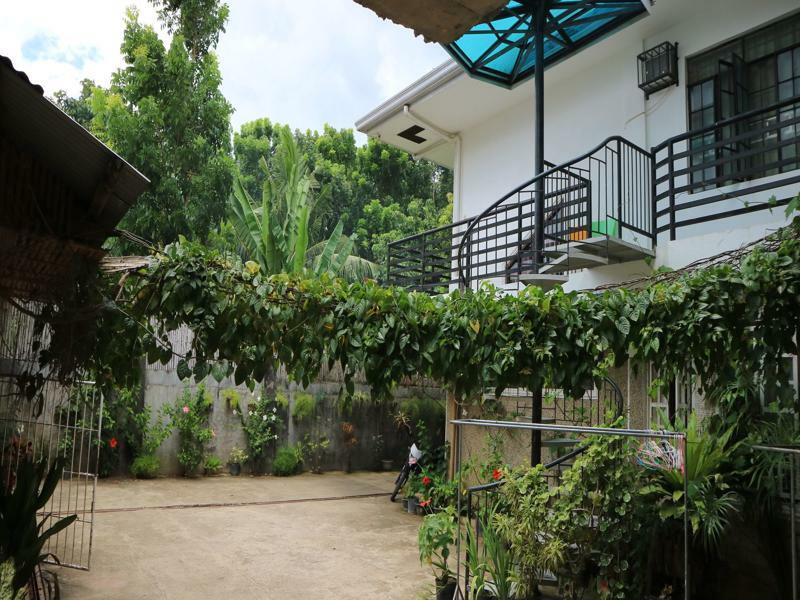 Charm Guest House Puerto Princesa Exteriör bild