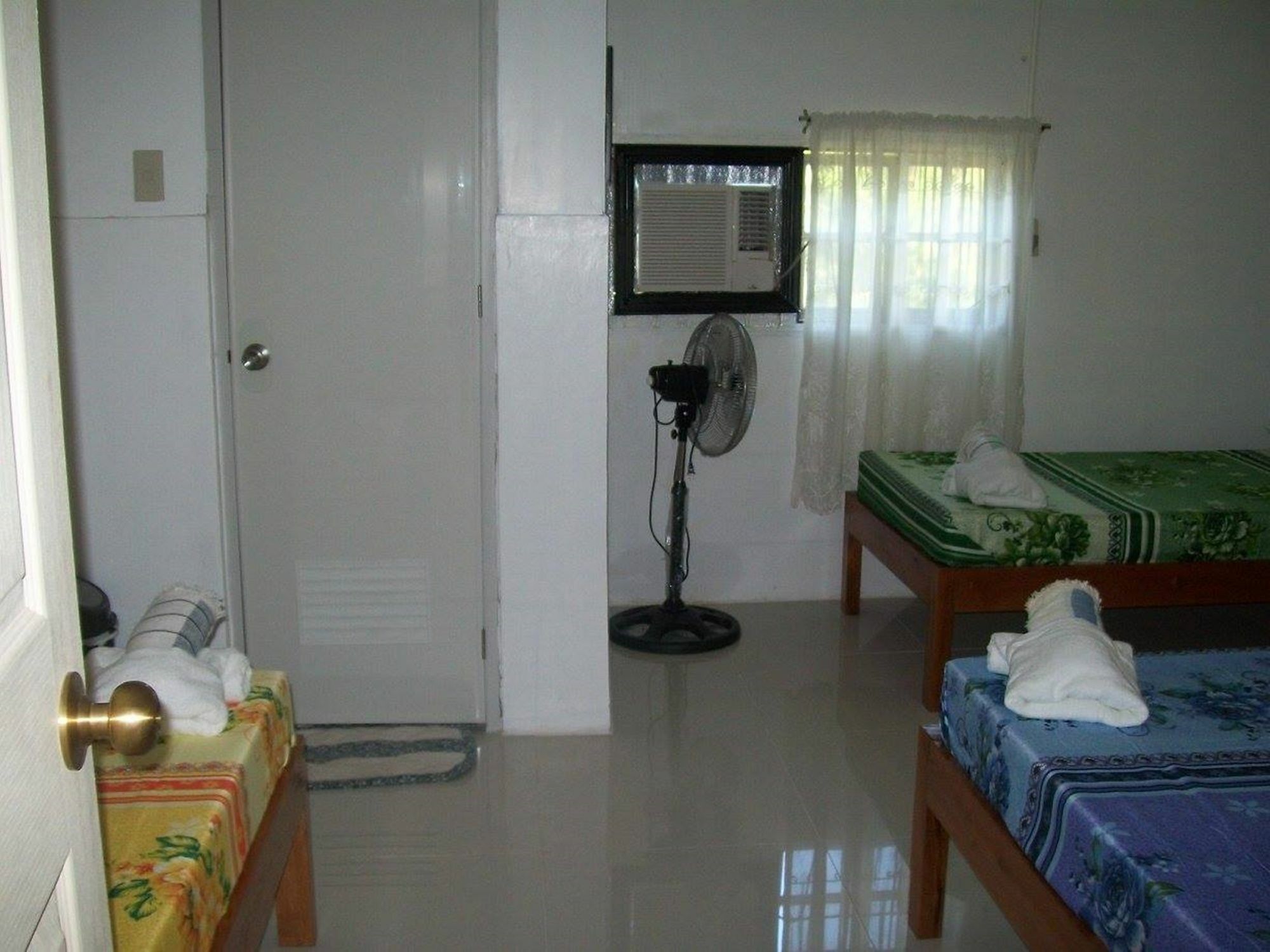 Charm Guest House Puerto Princesa Exteriör bild