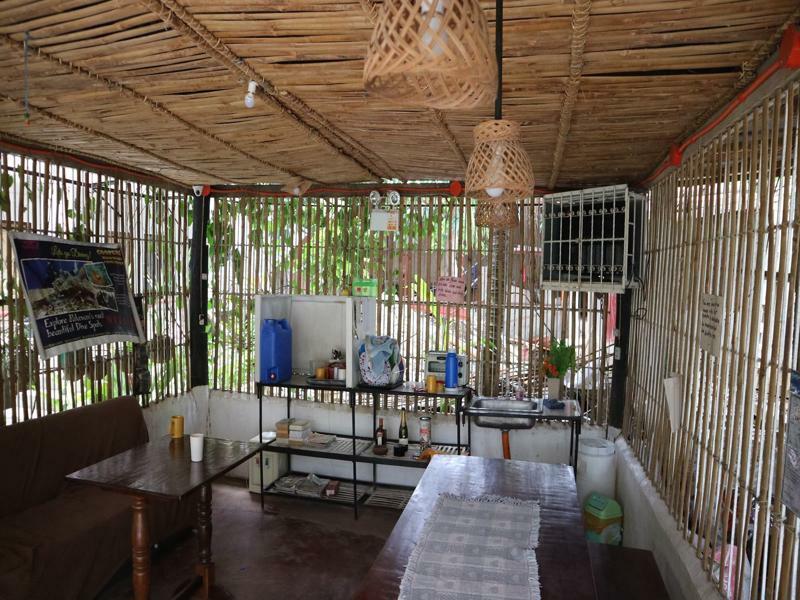 Charm Guest House Puerto Princesa Exteriör bild